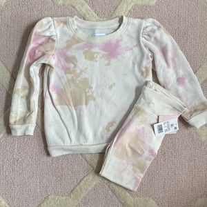 Lot of 5t girls outfits, all in good condition.